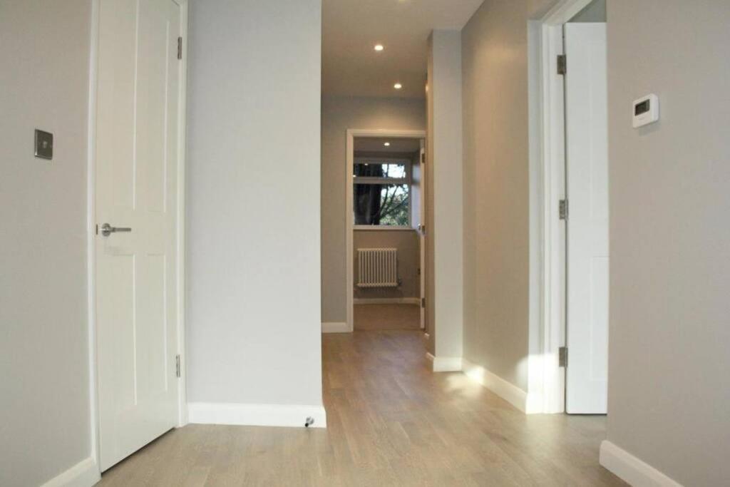 Marvellous New Build 2 Bed Flat - 1 Ophelia Court Διαμέρισμα Έπσομ Εξωτερικό φωτογραφία
